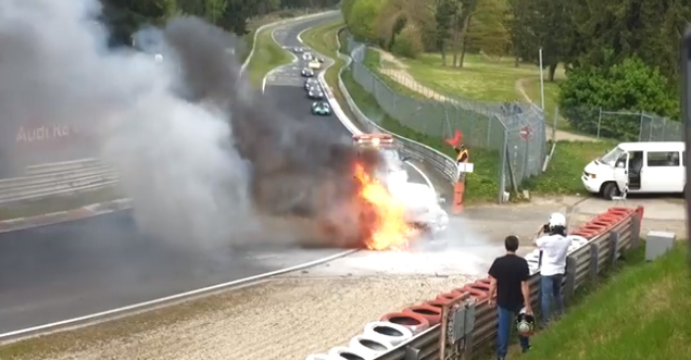 Filmpje: Nissan GT-R brand af op Nürburgring